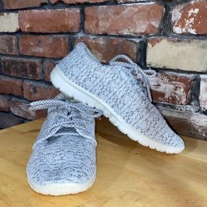 Mia knit gray sneakers